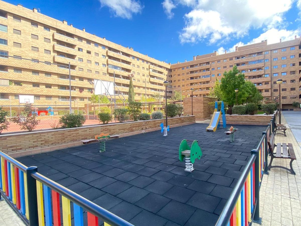 Apartament Aires De Toledo-Parque Warner Y Madrid En Familia Zewnętrze zdjęcie