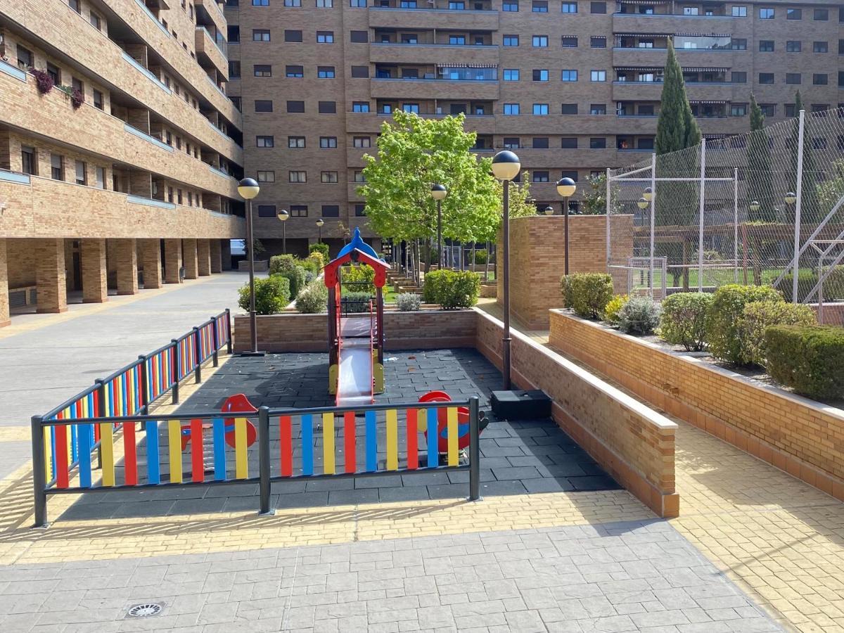 Apartament Aires De Toledo-Parque Warner Y Madrid En Familia Zewnętrze zdjęcie