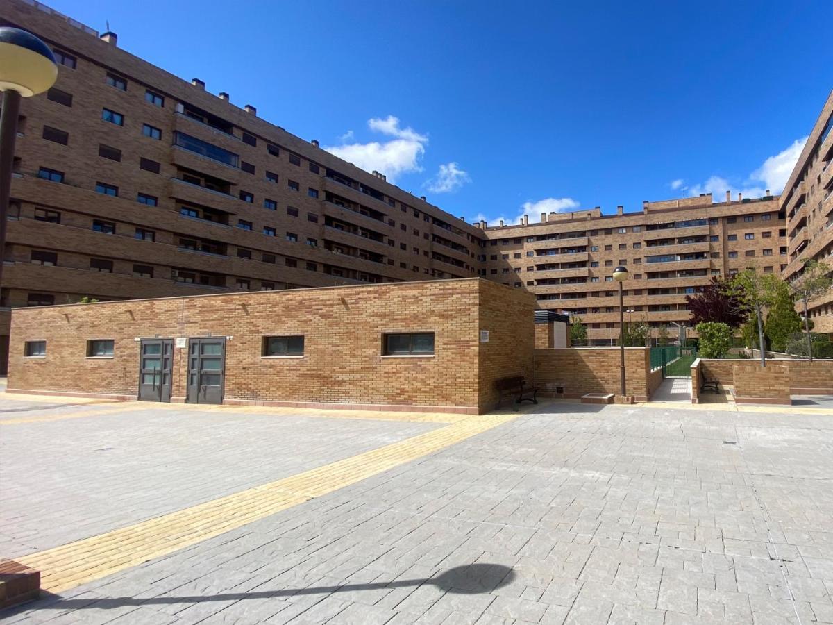 Apartament Aires De Toledo-Parque Warner Y Madrid En Familia Zewnętrze zdjęcie