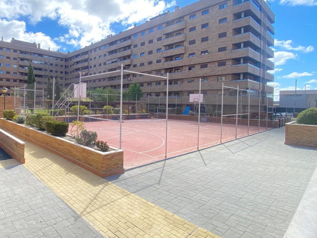 Apartament Aires De Toledo-Parque Warner Y Madrid En Familia Zewnętrze zdjęcie